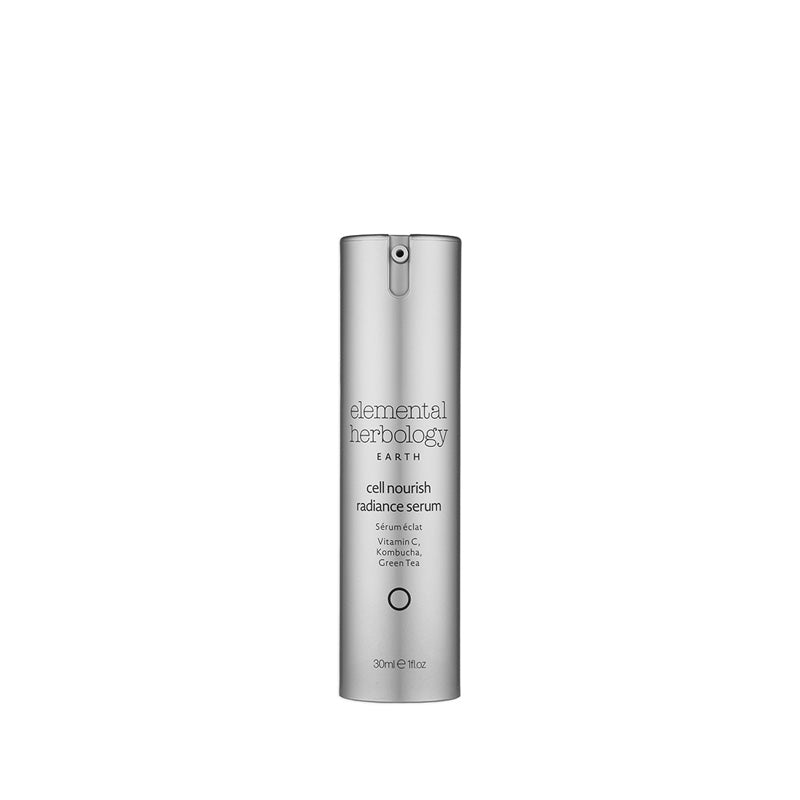 This daily facial serum replenishes the skin with essential vitamins to optimize its radiance and vitality.