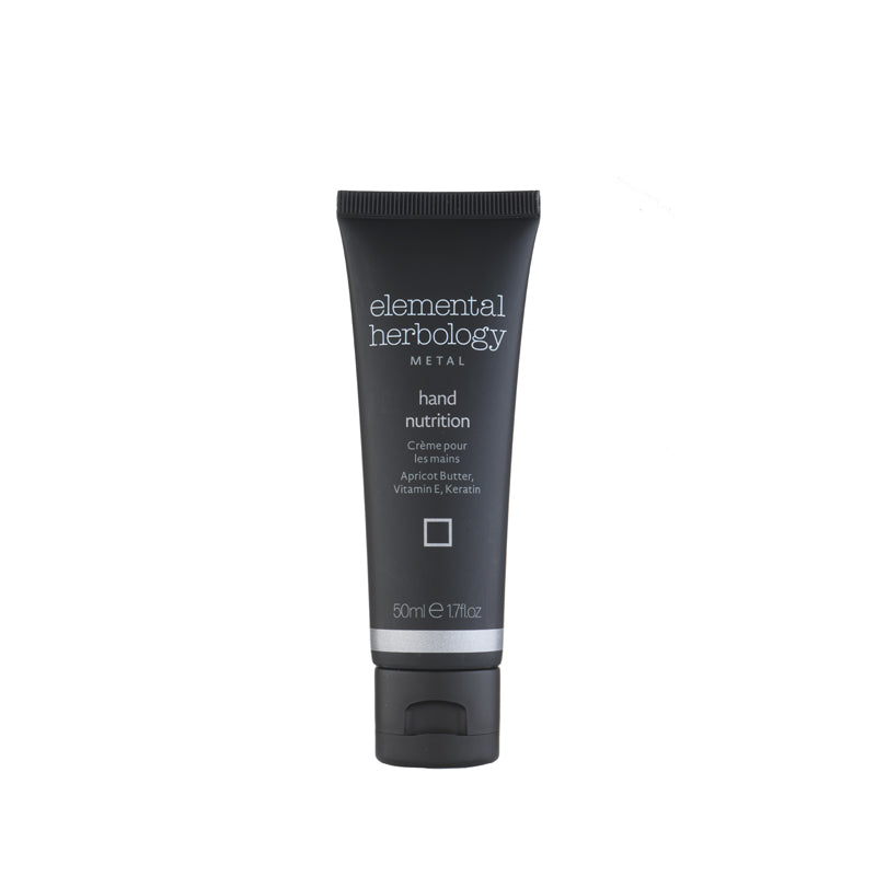 hand cream effectively treats dry hands, strengthens nails, and helps minimize the appearance of pigmentation